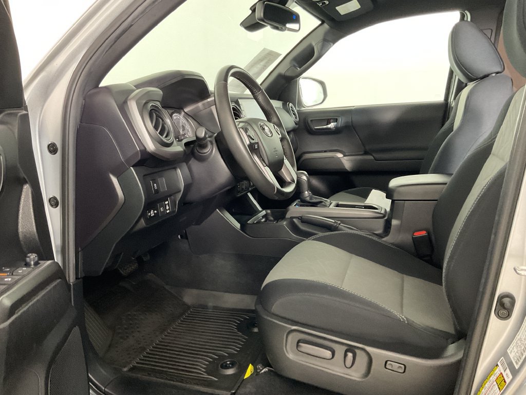 Certified 2022 Toyota Tacoma TRD Sport w/ Technology Package AWD/4WD image 17