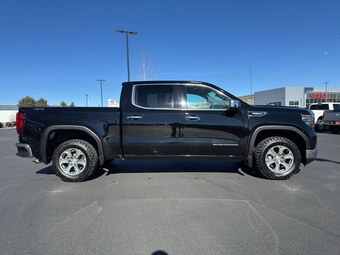 Used 2024 GMC Sierra 1500 SLT image 2
