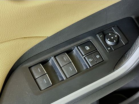 Used 2022 Toyota RAV4 XLE Premium FWD image 14
