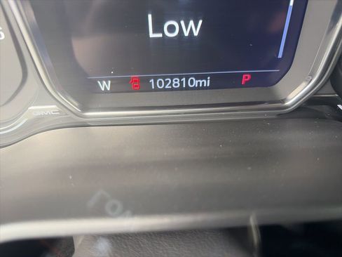 Used 2021 GMC Yukon XL Denali image 17