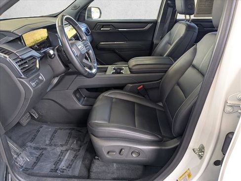 Used 2024 GMC Acadia Elevation image 15