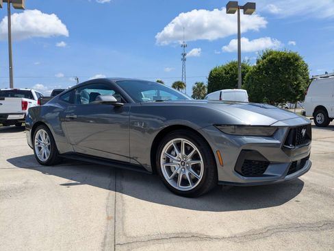 Used 2025 Ford Mustang GT Premium RWD image 2