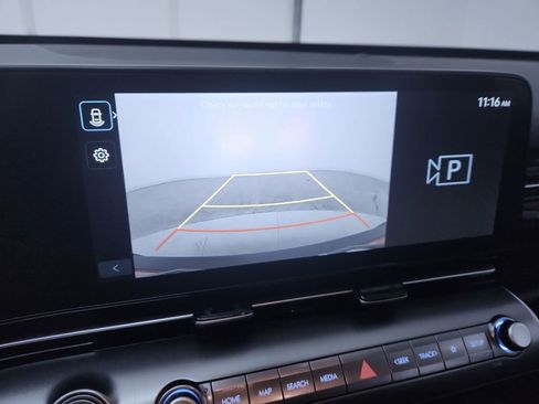 Used 2025 Hyundai Kona SE image 17