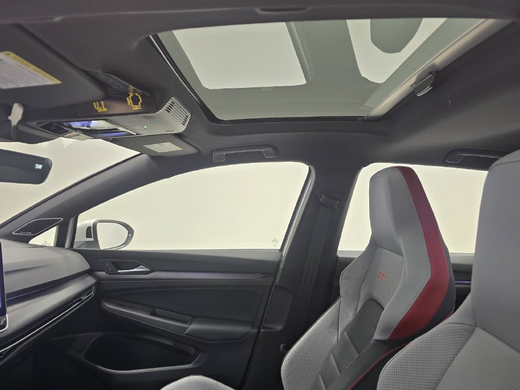 New 2026 Volkswagen GTI SE FWD image 32