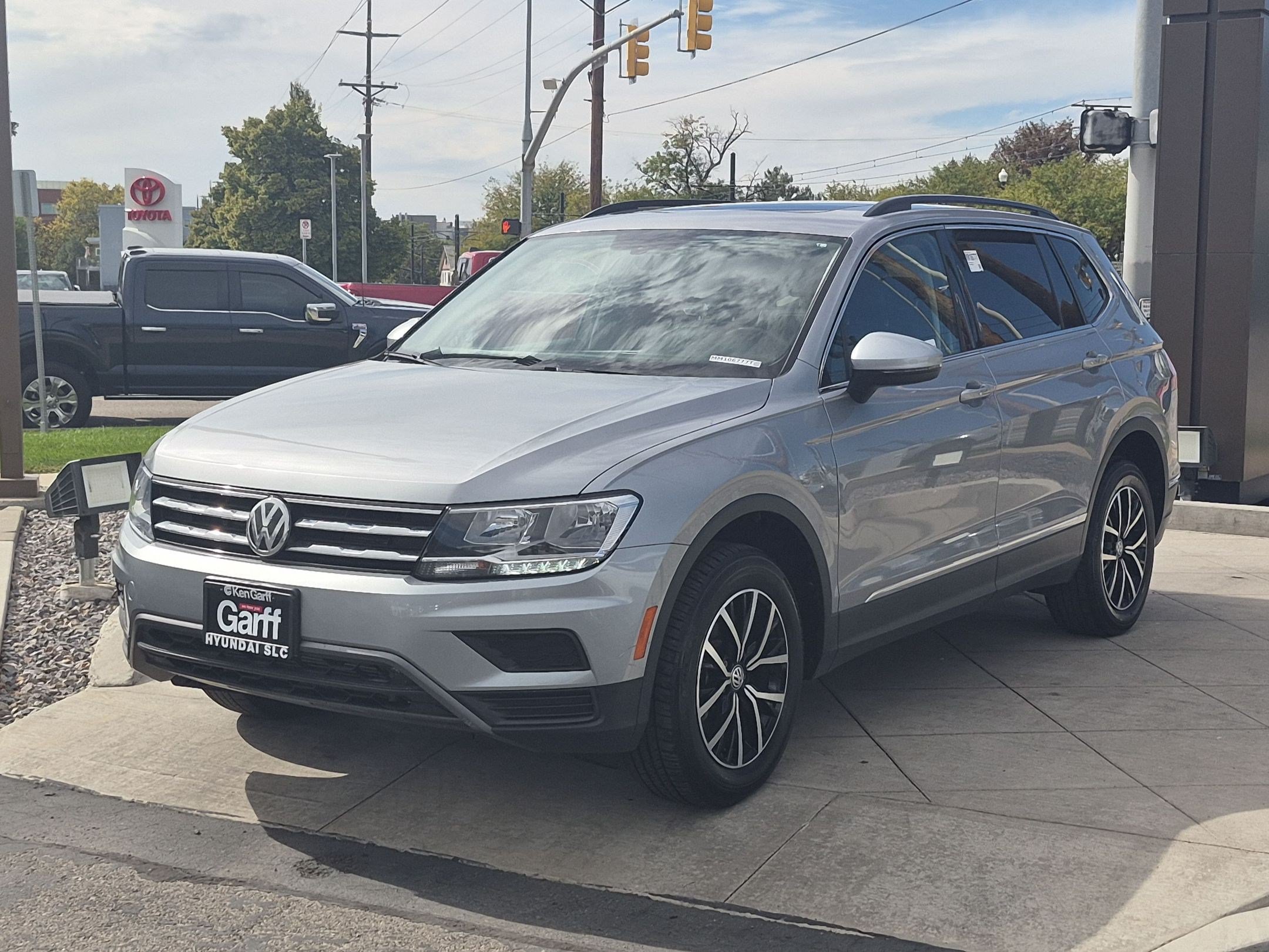 Used 2021 Volkswagen Tiguan SE AWD/4WD image 9