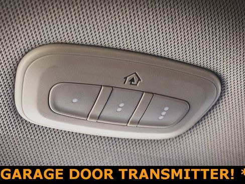 Used 2018 Chrysler Pacifica Limited w/ Tire & Wheel Group image 12