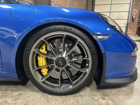 Used 2016 Porsche 911 GT3 RWD image 26