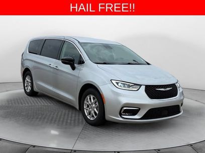 Used 2024 Chrysler Pacifica Touring-L