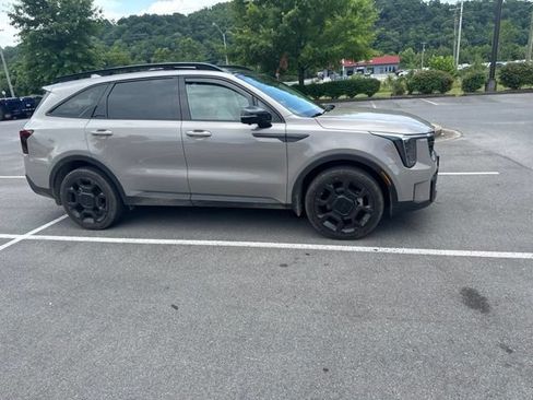 Used 2025 Kia Sorento SX AWD/4WD image 2