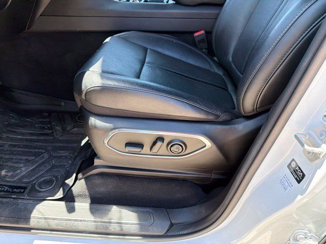 Used 2023 Jeep Wagoneer Series II AWD/4WD image 5