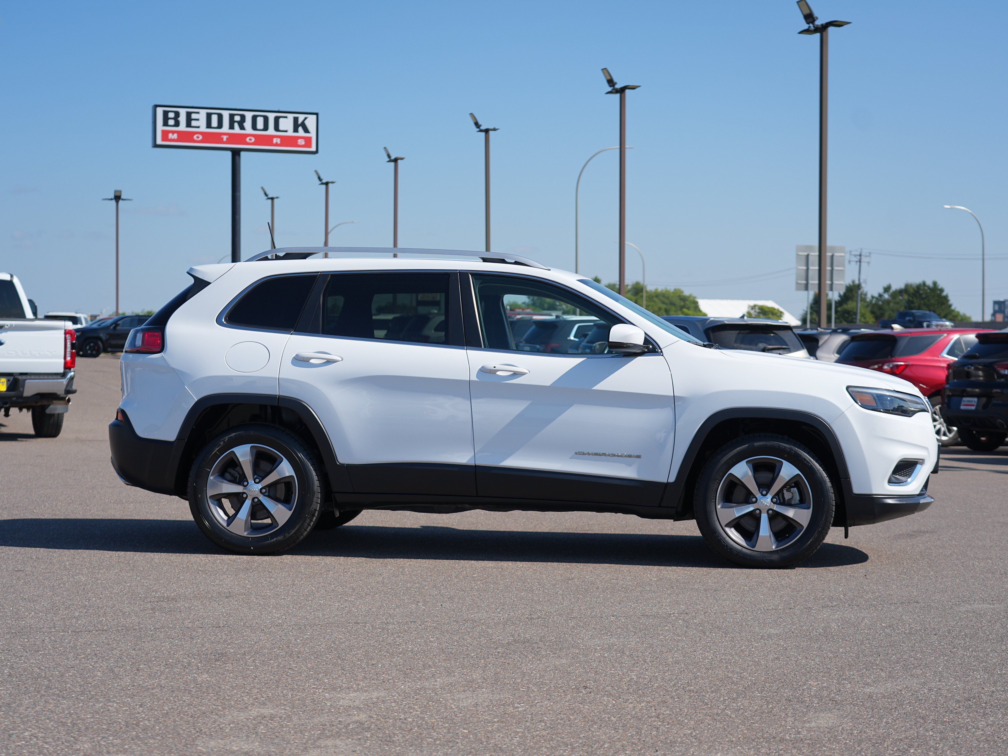 Used 2019 Jeep Cherokee Limited AWD/4WD image 2