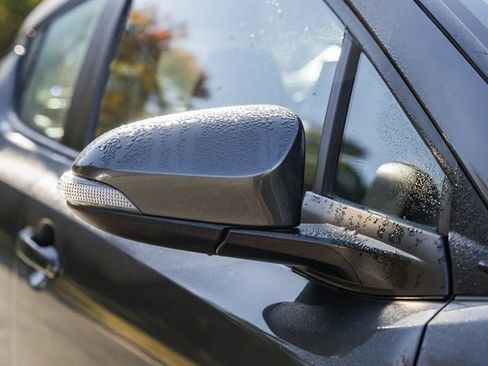 Used 2018 Toyota C-HR XLE image 16