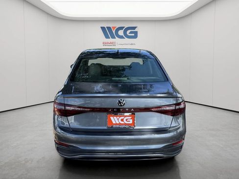 Used 2025 Volkswagen Jetta SE FWD image 4