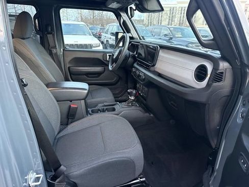 Used 2024 Jeep Wrangler Sport S image 9
