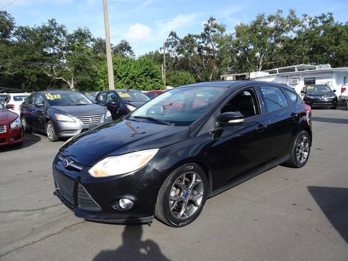 Used 2014 Ford Focus SE w/ Equipment Group 201A image 9