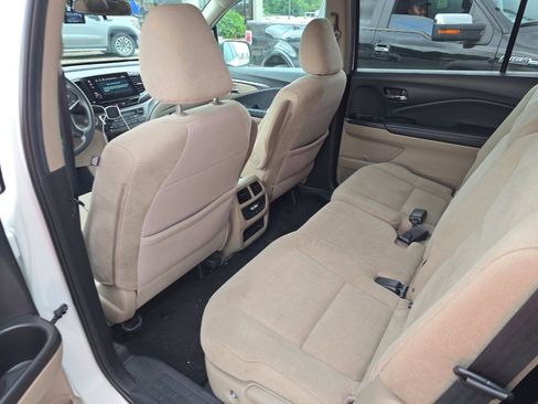Used 2020 Honda Pilot EX image 4