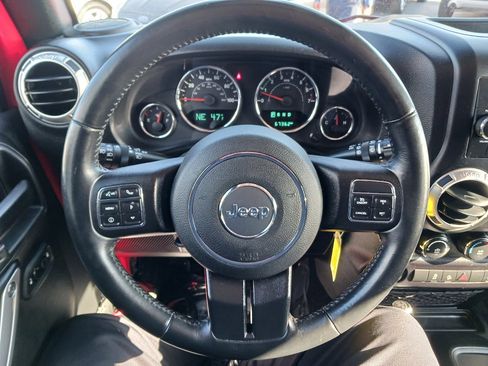 Used 2018 Jeep Wrangler Unlimited Sahara w/ Connectivity Group image 25