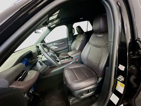 Used 2025 Ford Explorer Platinum w/ LUX Leather Package image 13