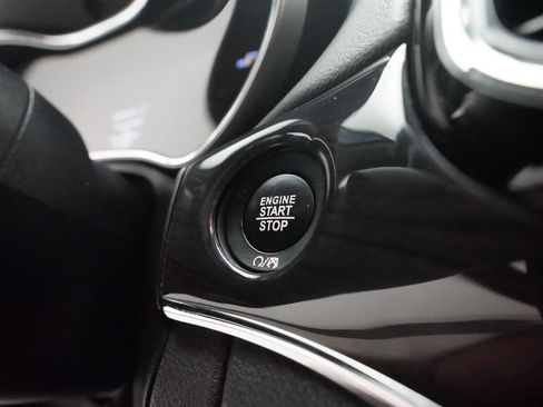 Used 2019 Jeep Grand Cherokee Overland AWD/4WD image 29