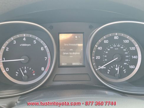 Used 2018 Hyundai Santa Fe SE w/ Cargo Package image 19