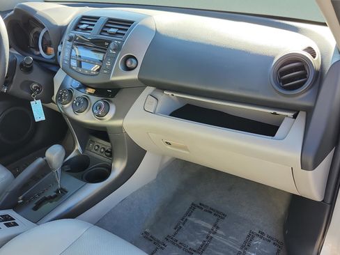 Used 2011 Toyota RAV4 Base image 19