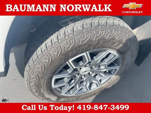 Used 2023 Chevrolet Colorado Z71 w/ Z71 Convenience Package 2 AWD/4WD image 20