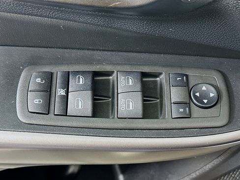 Used 2022 Jeep Cherokee Limited w/ Mopar Interior Package image 15