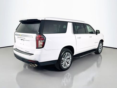 Used 2021 Chevrolet Suburban Premier w/ Premium Package image 7