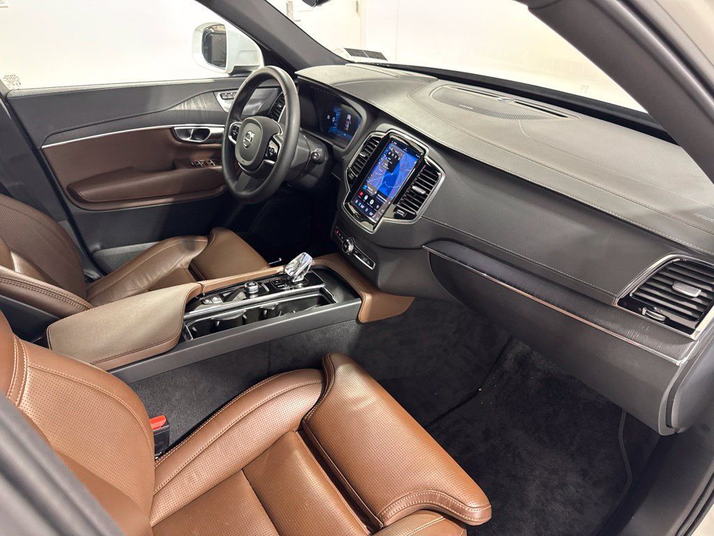 Certified 2024 Volvo XC90 B6 Ultimate w/ Protection Package Premier AWD/4WD image 28