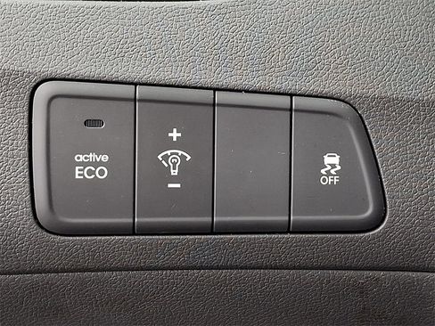 Used 2015 Hyundai Elantra Sport image 23