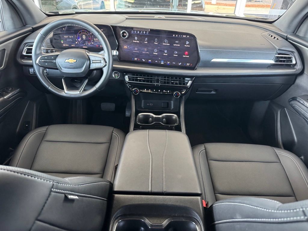 Used 2026 Chevrolet Traverse LT AWD/4WD image 23