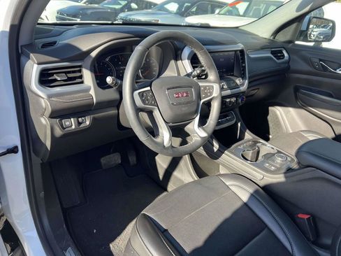 Used 2023 GMC Acadia SLT w/ Preferred Package image 16