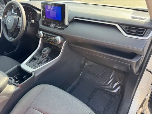 Used 2025 Toyota RAV4 XLE image 5