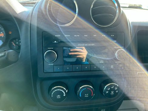 Used 2015 Jeep Patriot Sport w/ Power Value Group image 22