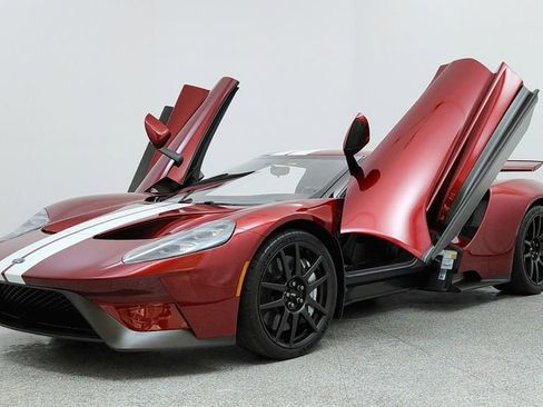 Used 2019 Ford GT image 9