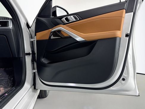 Used 2024 BMW X6 xDrive40i w/ M Sport Professional Package image 24