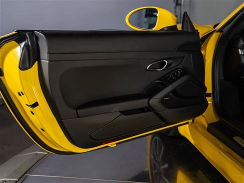 Certified 2023 Porsche 718 Cayman RWD image 20