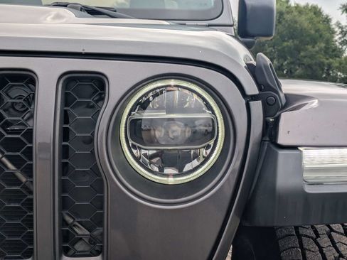 Used 2020 Jeep Gladiator Rubicon AWD/4WD image 9