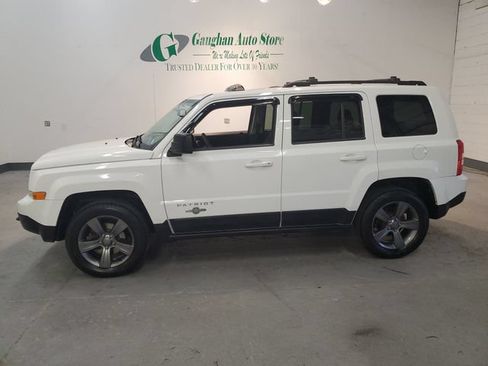 Used 2013 Jeep Patriot Latitude w/ Freedom Edition Pkg AWD/4WD image 3