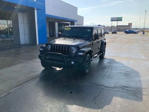 Used 2022 Jeep Wrangler Unlimited Sport S image 2