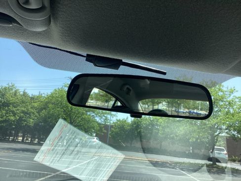 Used 2017 Nissan Versa S Plus FWD image 9