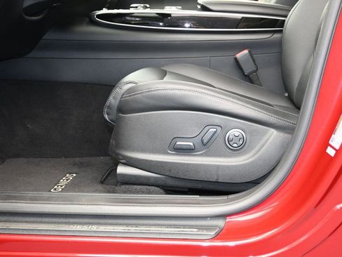 Used 2025 Genesis GV70 2.5T image 22