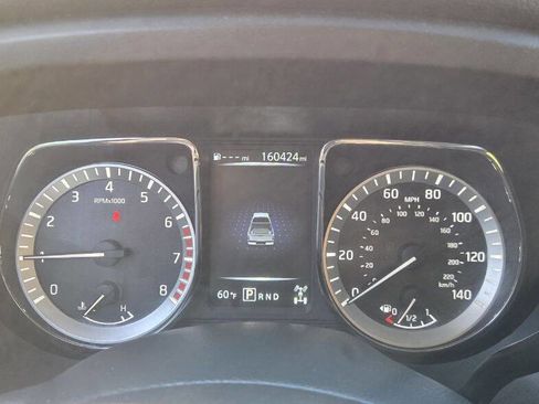 Used 2017 Nissan Titan SV image 23