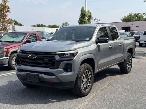Used 2023 Chevrolet Colorado Z71 w/ Z71 Convenience Package 2 AWD/4WD image 4