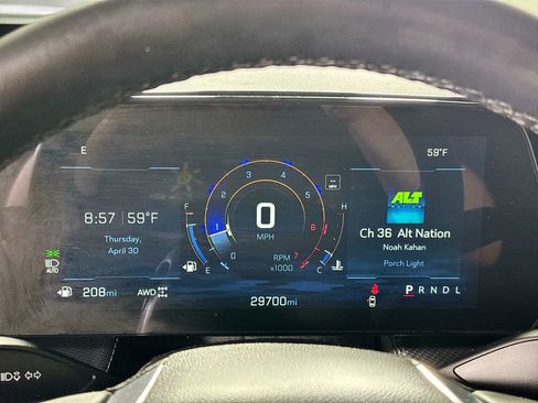 Used 2025 Chevrolet Equinox LT AWD/4WD image 14