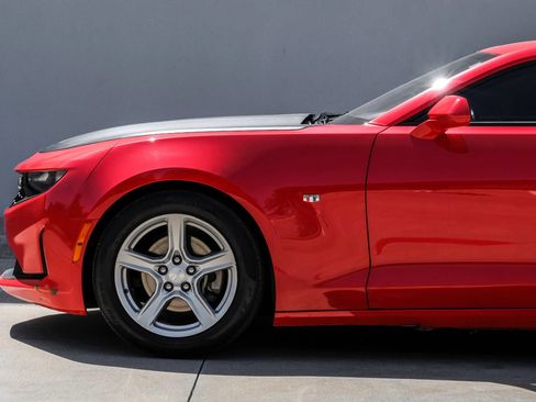 Used 2019 Chevrolet Camaro LT RWD image 17