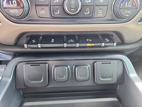 Used 2015 GMC Sierra 1500 Denali AWD/4WD image 17