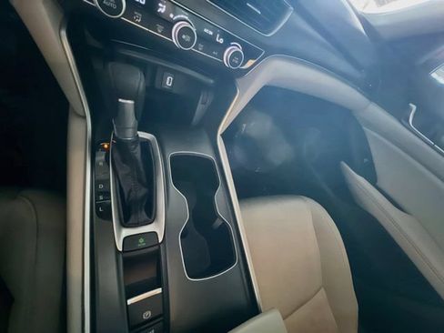 Used 2018 Honda Accord LX image 25