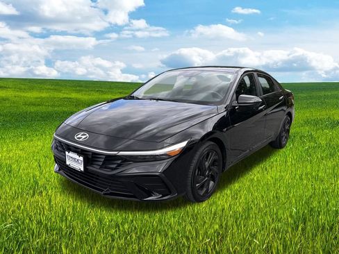 Used 2025 Hyundai Elantra Sport w/ Cargo Package image 10