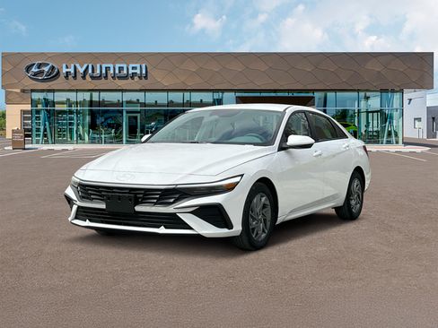 Certified 2024 Hyundai Elantra SEL FWD image 1